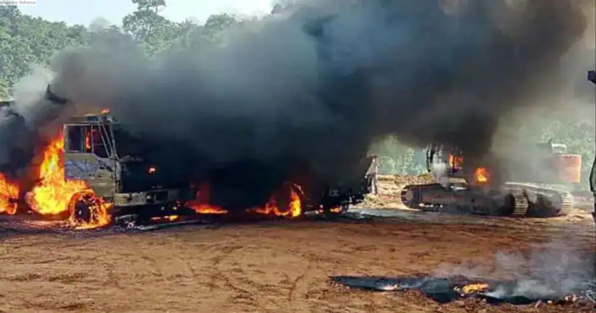 Chhattisgarh: Naxals set ablaze vehicles, mobile towers